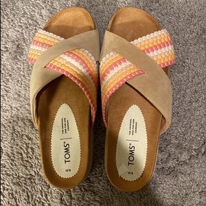 Tom’s Sandals!!